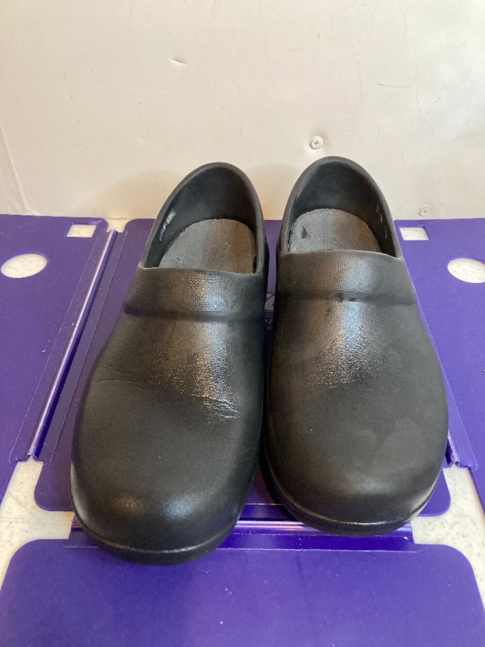 CROCS WOMENS NERIA PRO COMFORT CLOGS SIZE 7
